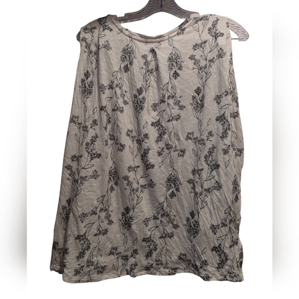 Old Navy ivory & black floral print sleeveless blouse size Large - Picture 2 of 6